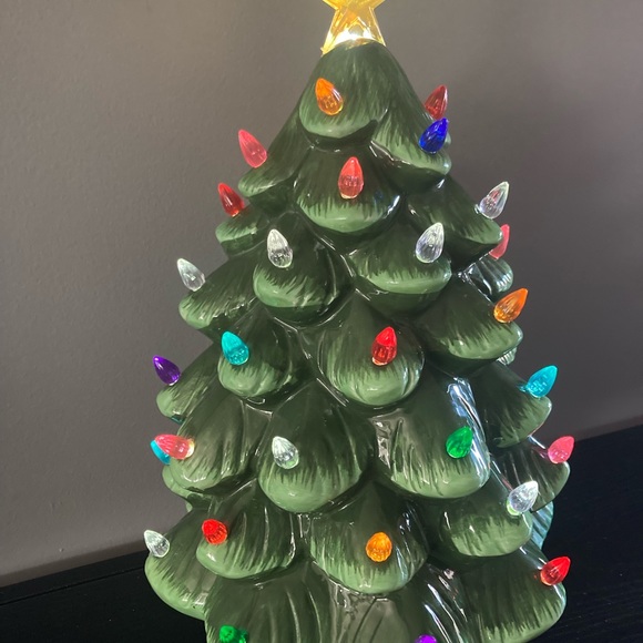 Stunning Ceramic Christmas Tree - Picture 3 of 8